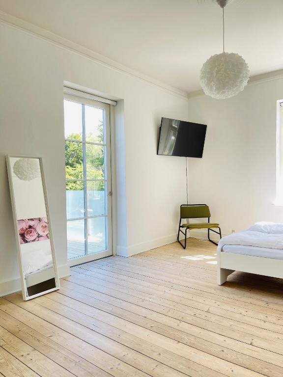 TV a/nebo společenská místnost v ubytování aday - City Central Mansion - 1 Bedroom with big terrace