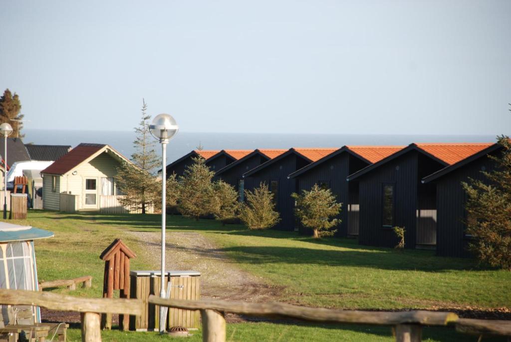 Photo de la galerie de l'établissement Hytteby – Hanstholm Camping – Thy Feriepark, à Hanstholm