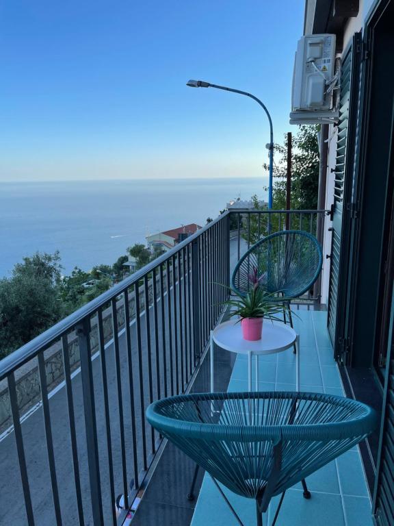 A balcony or terrace at Seaview apartments