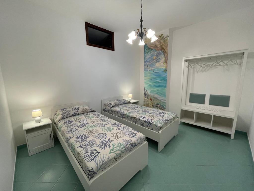 A bed or beds in a room at Seaview apartments