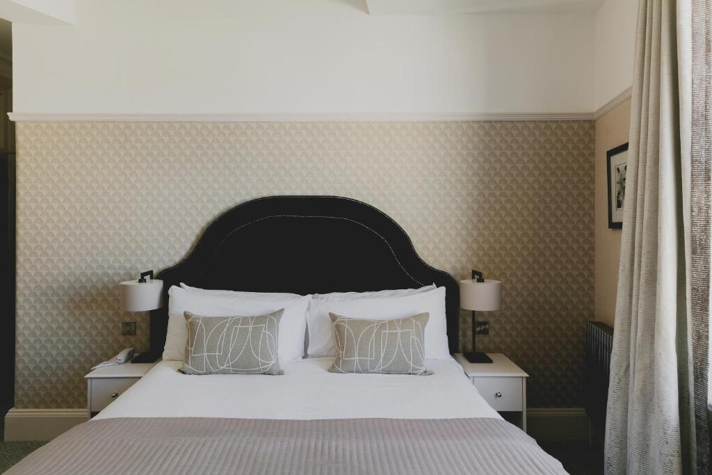 The Queens Hotel - 