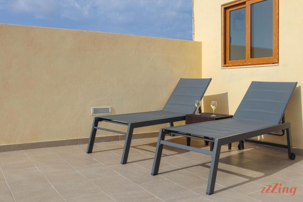Fotografie z fotogalerie ubytování Luxurious Duplex Seafront Apt w Amazing Sea Views v destinaci Birzebbuga