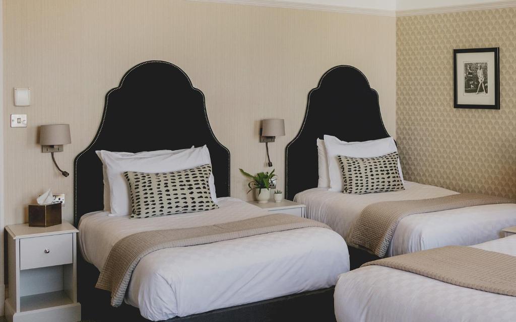 The Queens Hotel - 