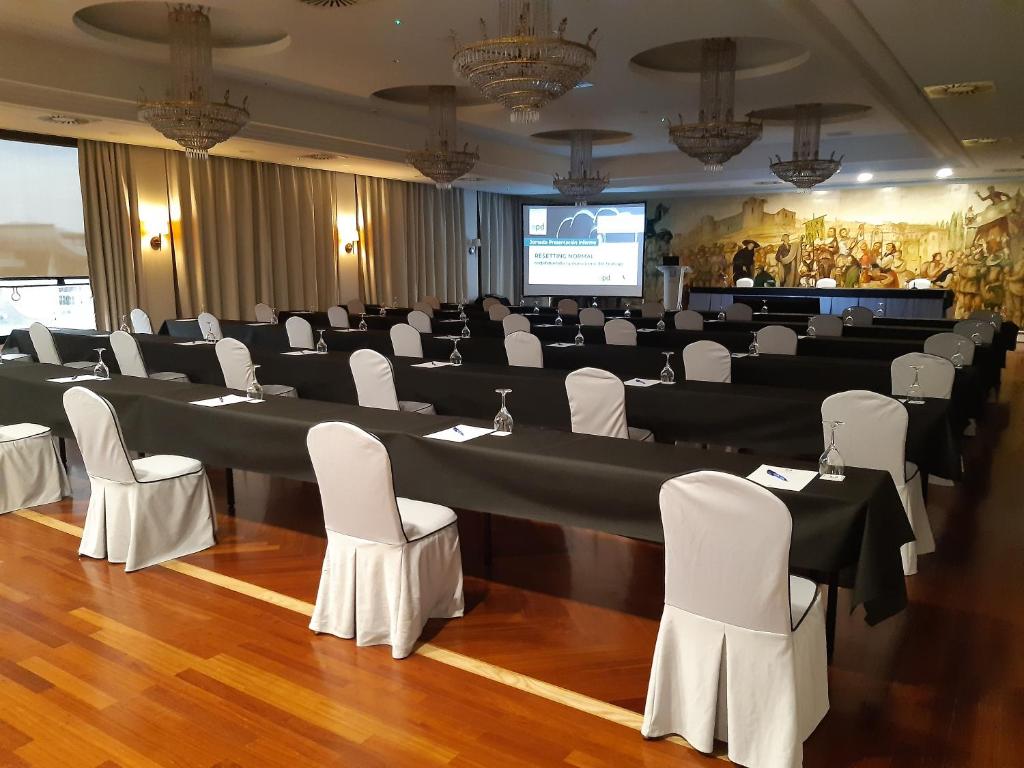 TV a/nebo společenská místnost v ubytování Hotel Bahía