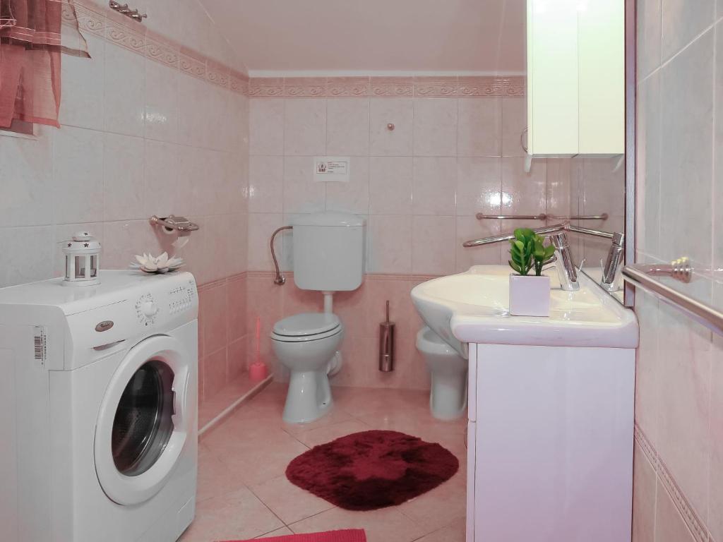 Łazienka w obiekcie Apartment Dilly-3 by Interhome