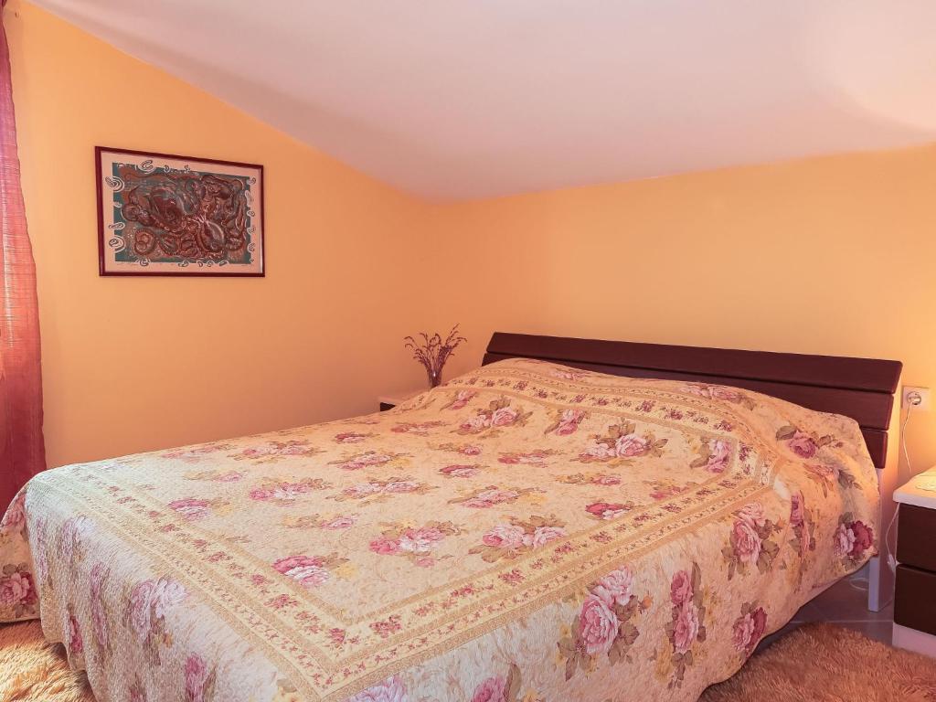 Łóżko lub łóżka w pokoju w obiekcie Apartment Dilly-3 by Interhome