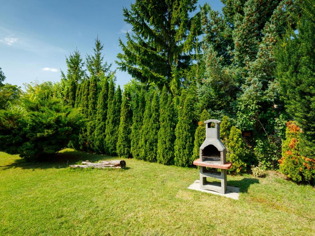 Vonkajšia záhrada v ubytovaní Holiday Home Christoph by Interhome