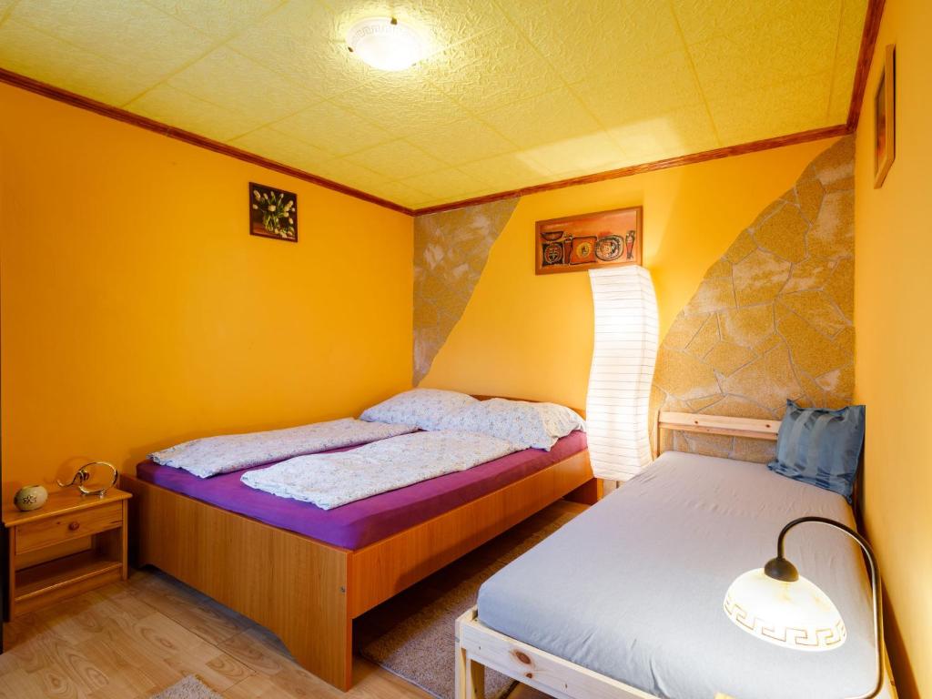 Posteľ alebo postele v izbe v ubytovaní Holiday Home Christoph by Interhome