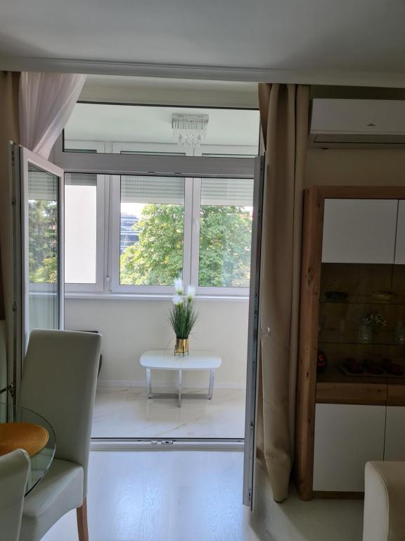 Posedenie v ubytovaní Kolibri Apartman