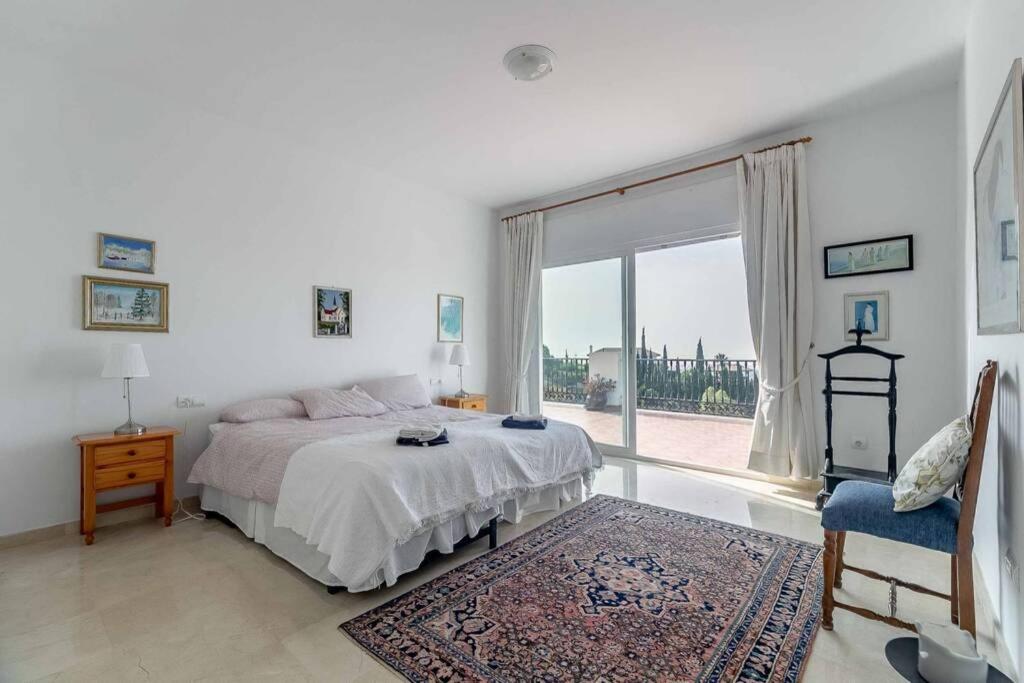 Posteľ alebo postele v izbe v ubytovaní 49-Exclusive Villa With Private Pool & Breathtaking Views in Mijas!