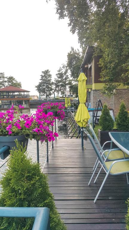 Zahrada ubytování Waterside Houses
