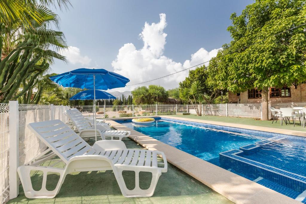 Bazén v ubytování VILLA FINA (piscina/wifi/barbacoa/parking) nebo v jeho okolí