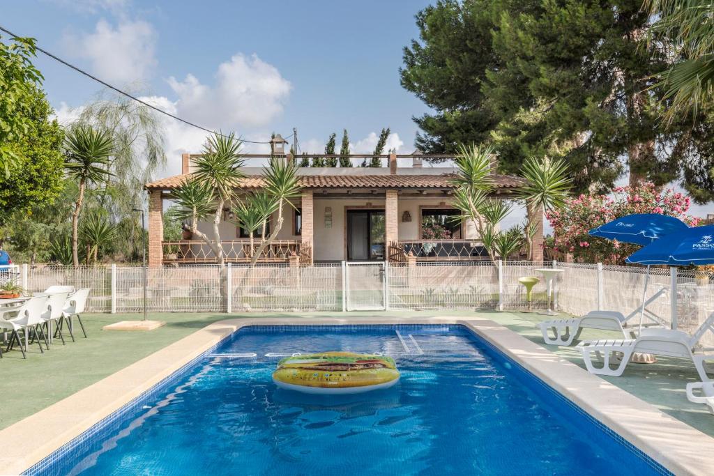 Bazén v ubytování VILLA FINA (piscina/wifi/barbacoa/parking) nebo v jeho okolí