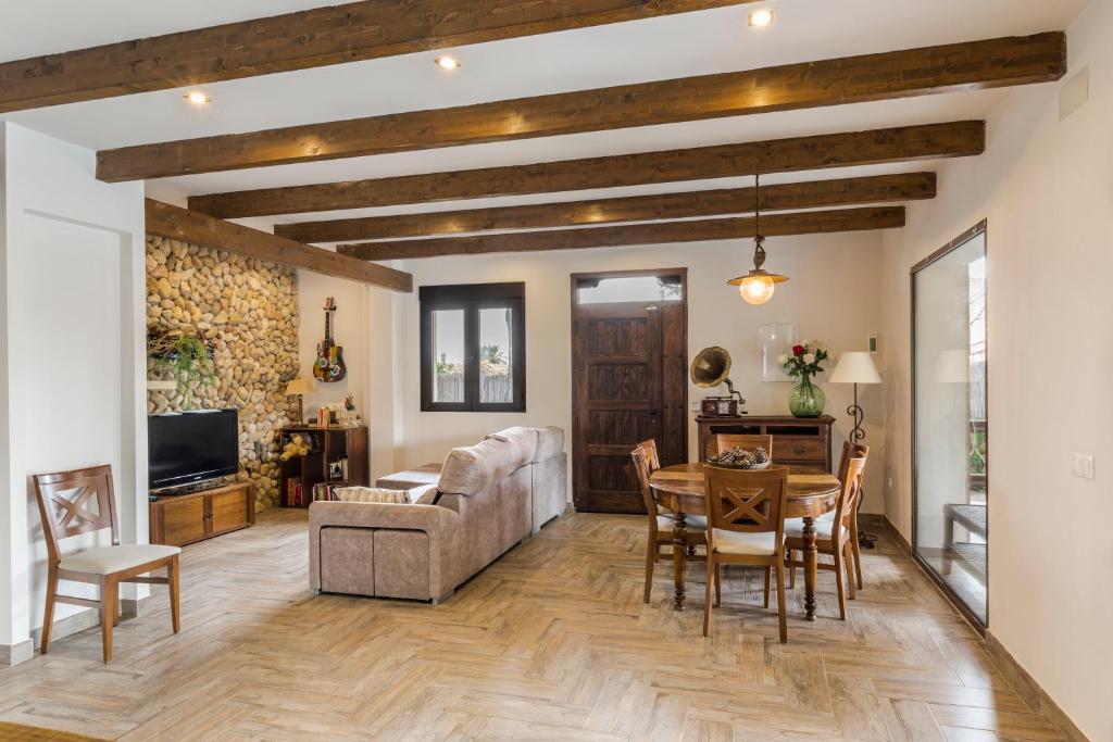 TV a/nebo společenská místnost v ubytování VILLA FINA (piscina/wifi/barbacoa/parking)