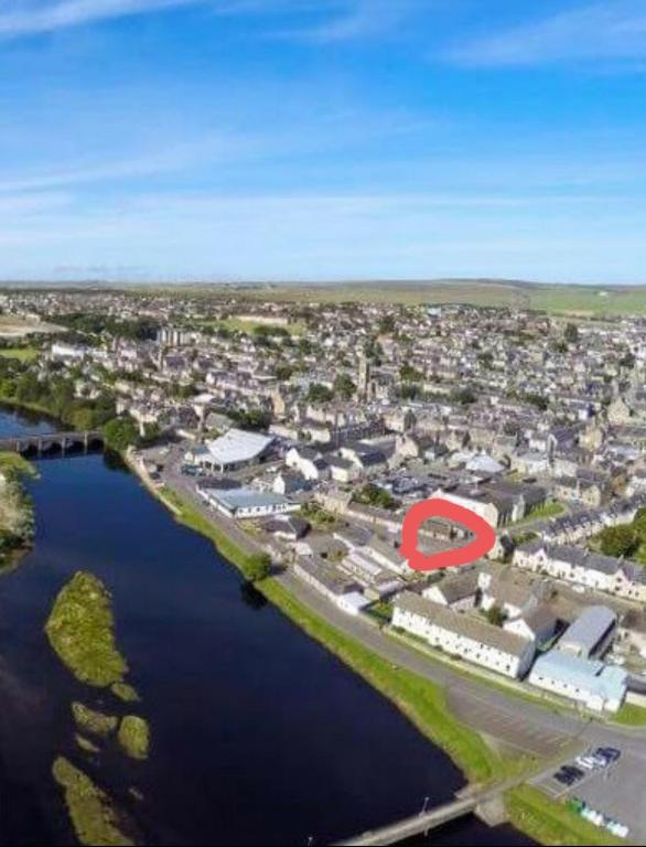 5 Riverside Place Thurso. 2 bed, 2 bathrooms.