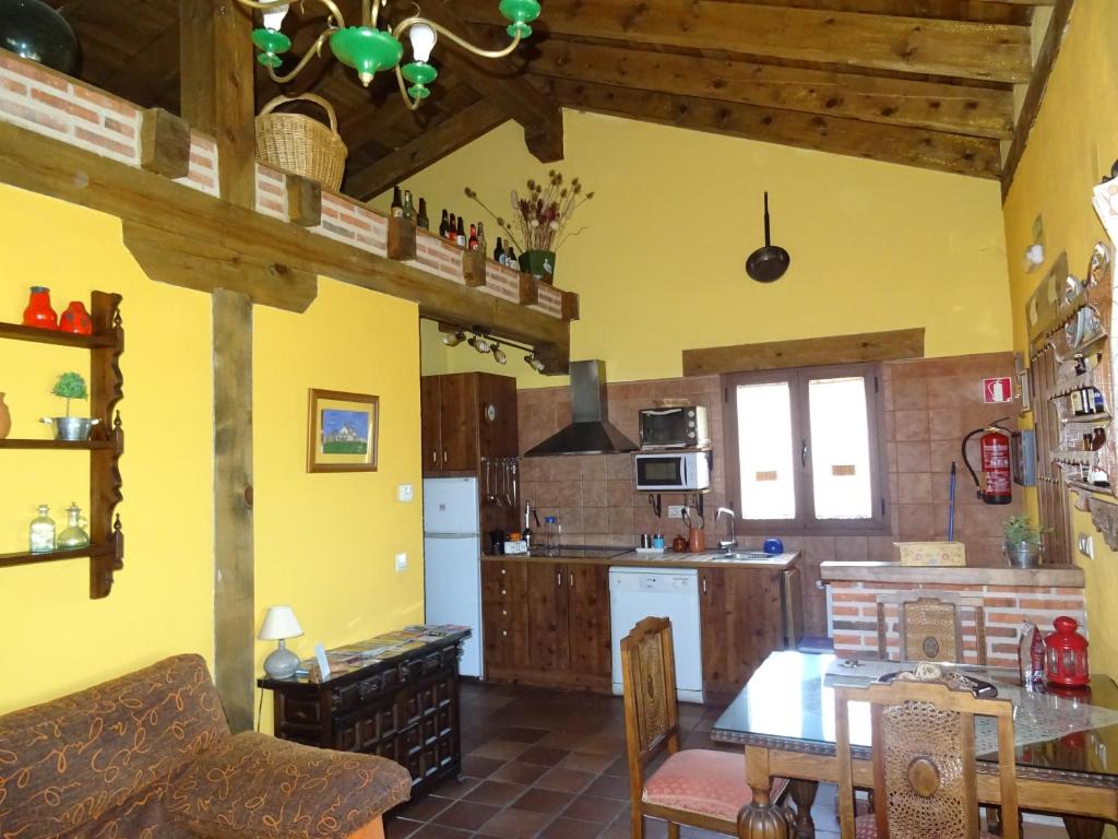 Kuchyň nebo kuchyňský kout v ubytování Balcon De Nut I y II
