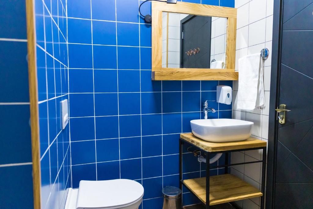 TJ GARDENS - Deluxe Double Room With Balcony And Sea View