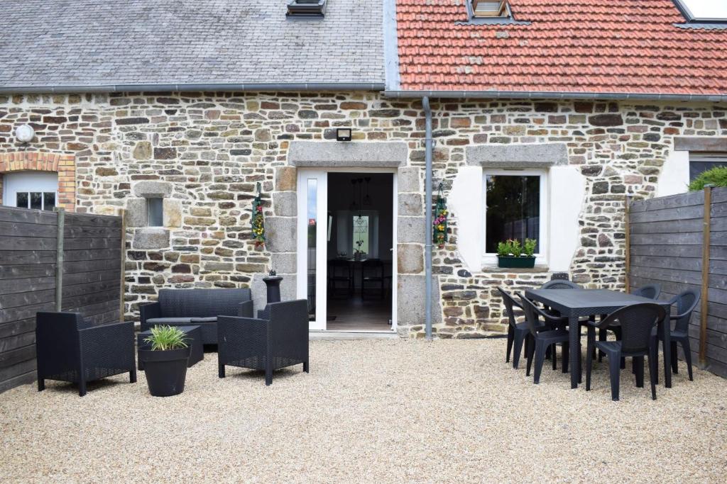 Fotografie z fotogalerie ubytování Gite 5 pers avec 2h espace bien-être privatisé inclus dans le prix de la nuit 80m2 de détente v destinaci Équilly