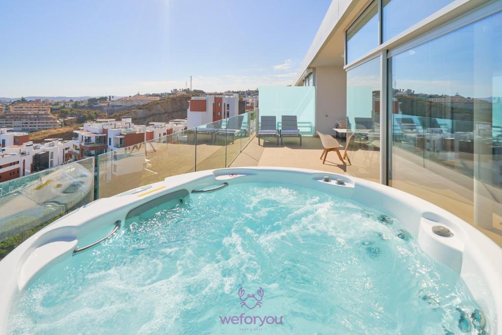 weforyou PENTHOUSE B Med One with JACUZZI Higuerón ...