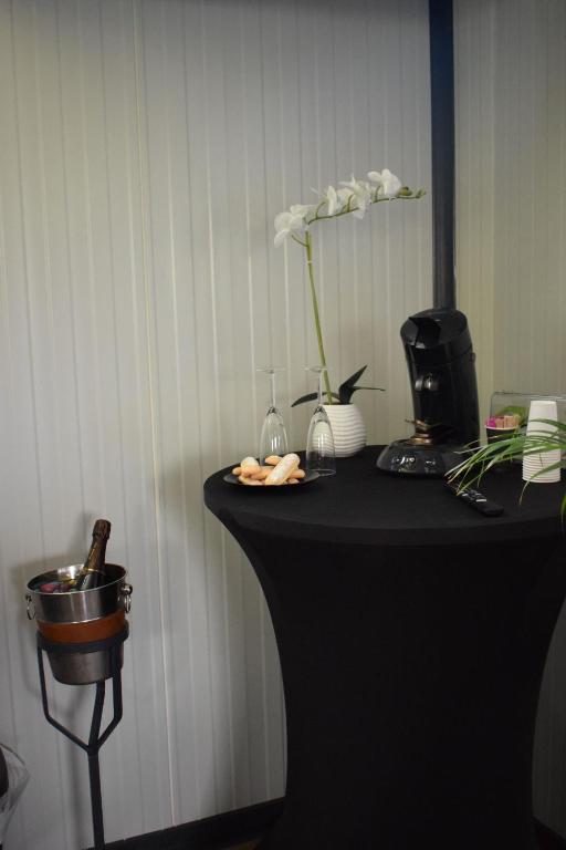 Fotografie z fotogalerie ubytování Gite 5 pers avec 2h espace bien-être privatisé inclus dans le prix de la nuit 80m2 de détente v destinaci Équilly