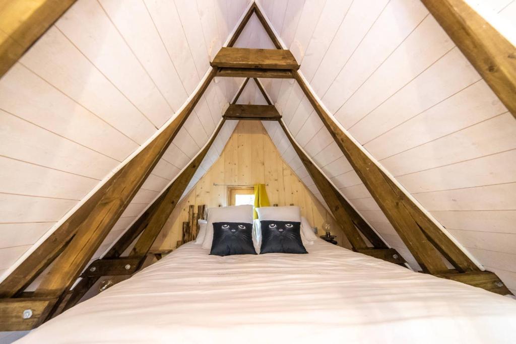 Postel nebo postele na pokoji v ubytování Nid'en'Ô cabanes et spa Lot et Dordogne