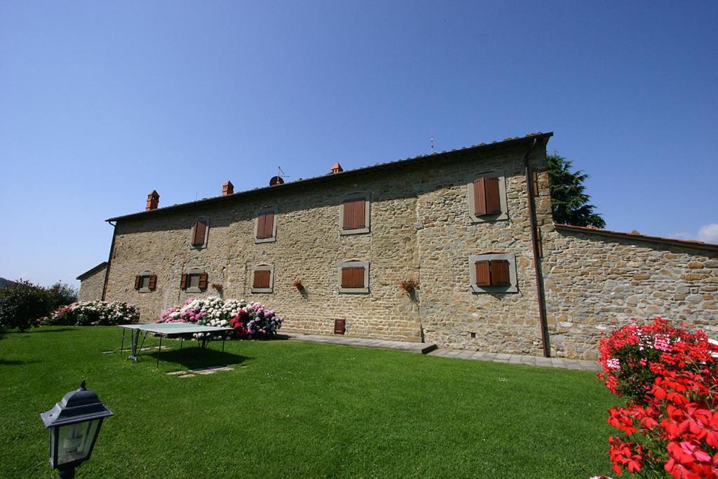 A garden outside Agriturismo Cortoreggio
