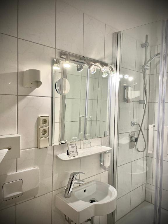 Hotel Am Volksgarten - Resim 15