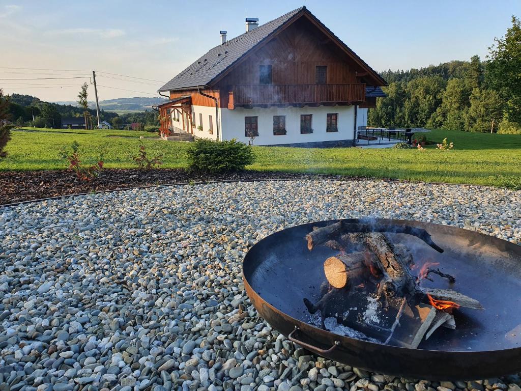 Gril dostupný pro hosty v aparthotelu