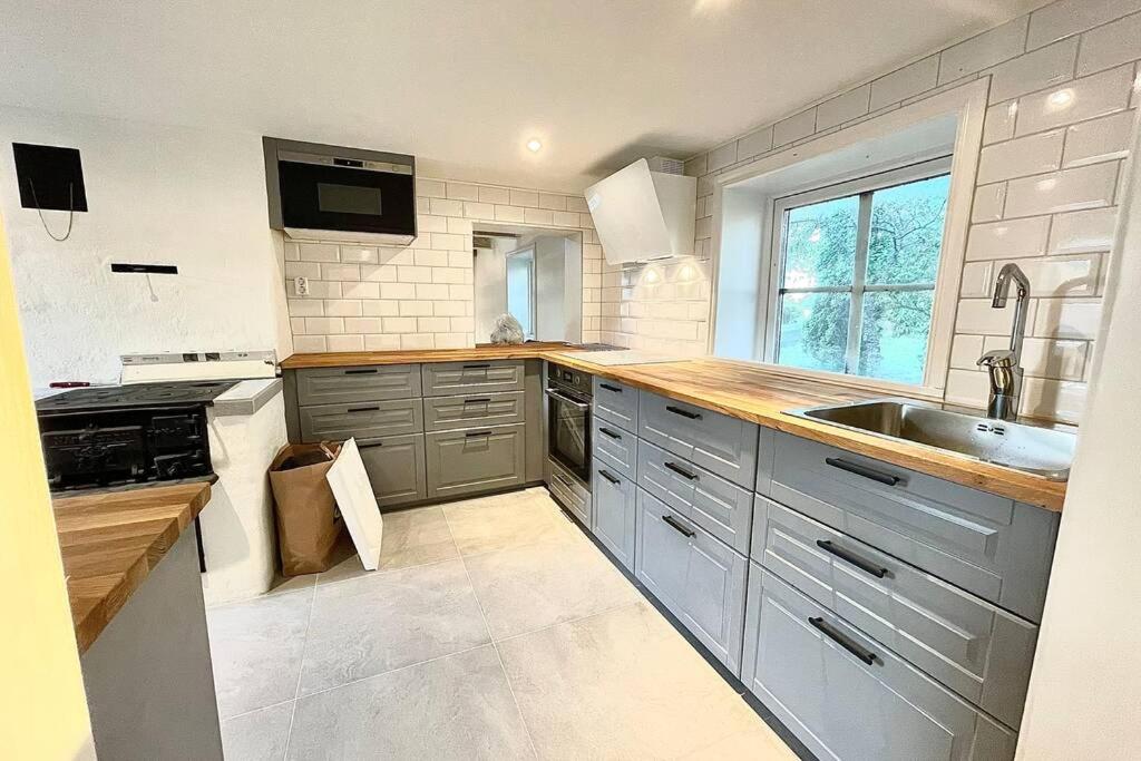 Eget hus med bra läge och toppstandard - Maison De Deux Chambres
