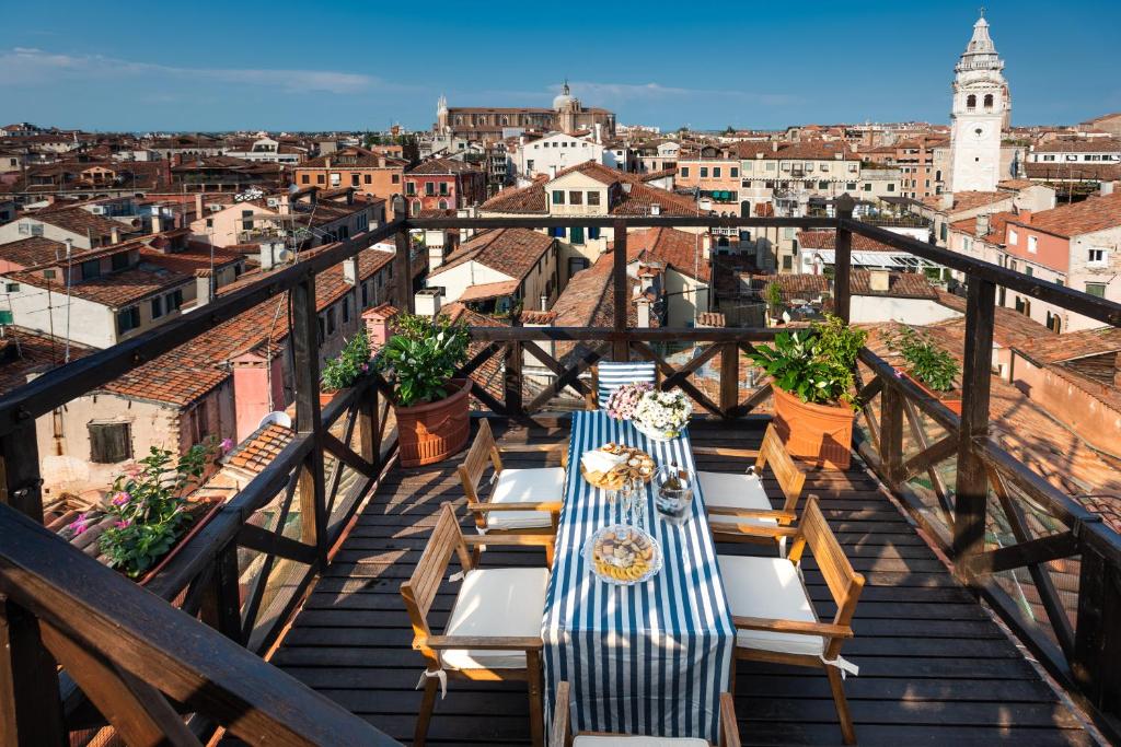 Penthouse with Rooftop Terrace and 360 Views of Venice - Venice5th, Venedig  – opdaterede priser for 2022