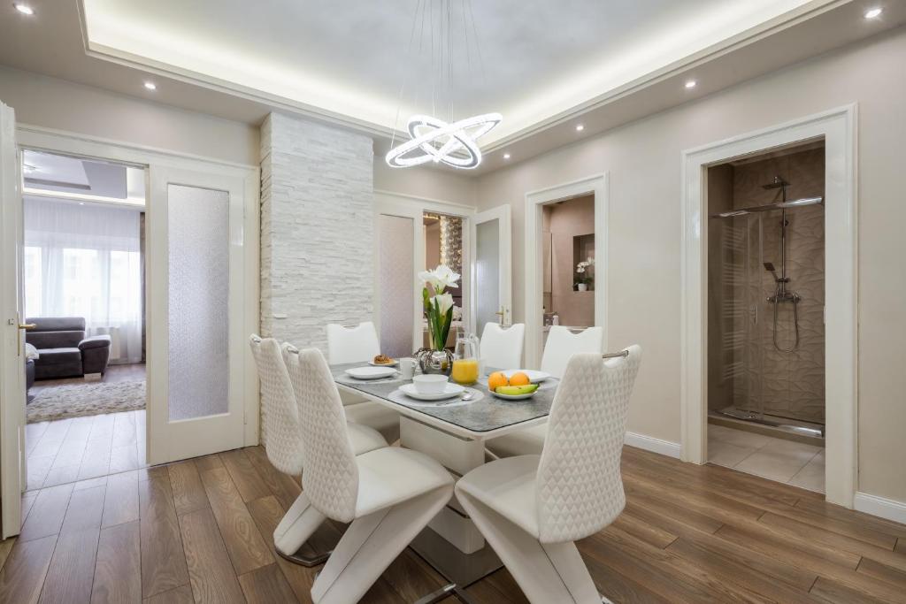 Fotografia z galérie ubytovania BpR Ethereal Panoramic Suite with A/C & balcony v Budapešti