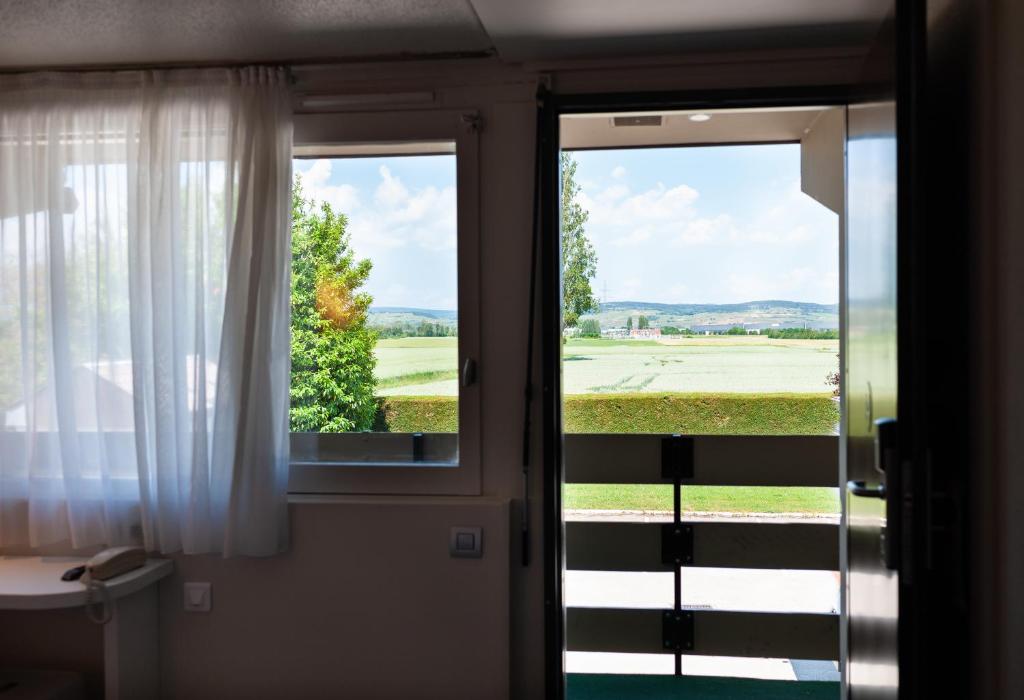 Fotografie z fotogalerie ubytování Campanile Beaune v destinaci Beaune