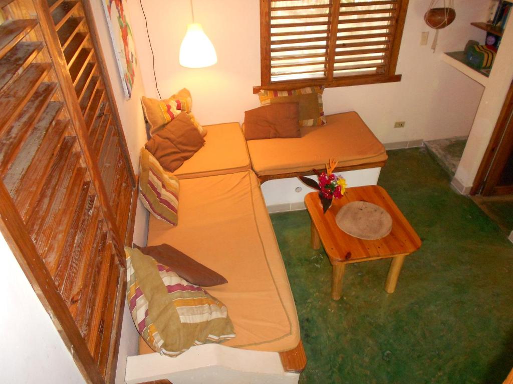 Area soggiorno di Casa 3 amigos-Palm roofed house