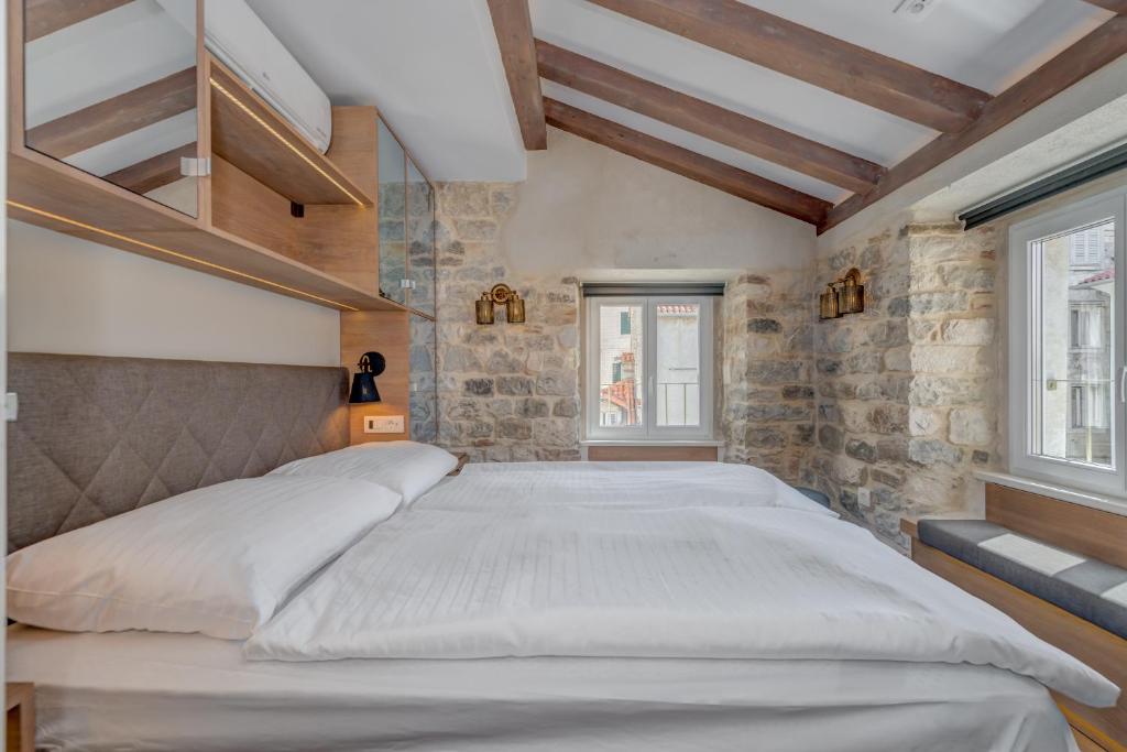 Posteľ alebo postele v izbe v ubytovaní Palace Luxury Retreat