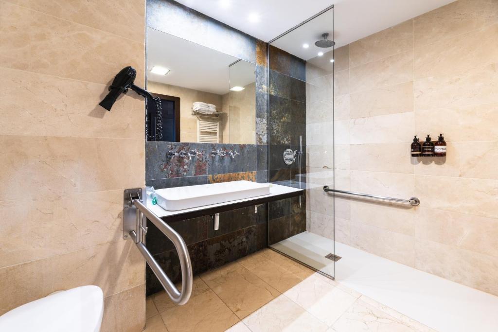 Koupelna v ubytování Hotel Mas Solà