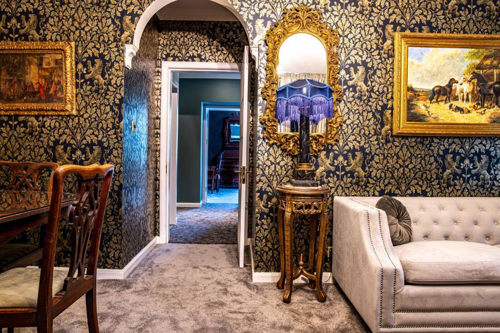 Melville Castle Hotel - 