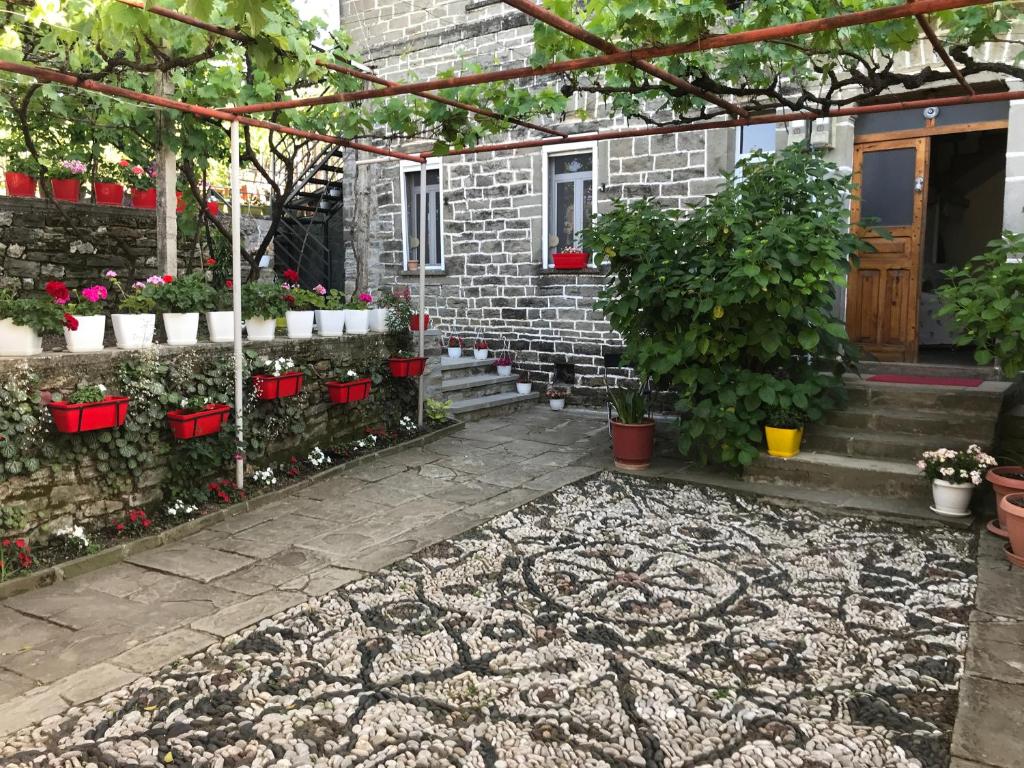 Zahrada ubytování The Mosaic House - Shtepia me Mozaik