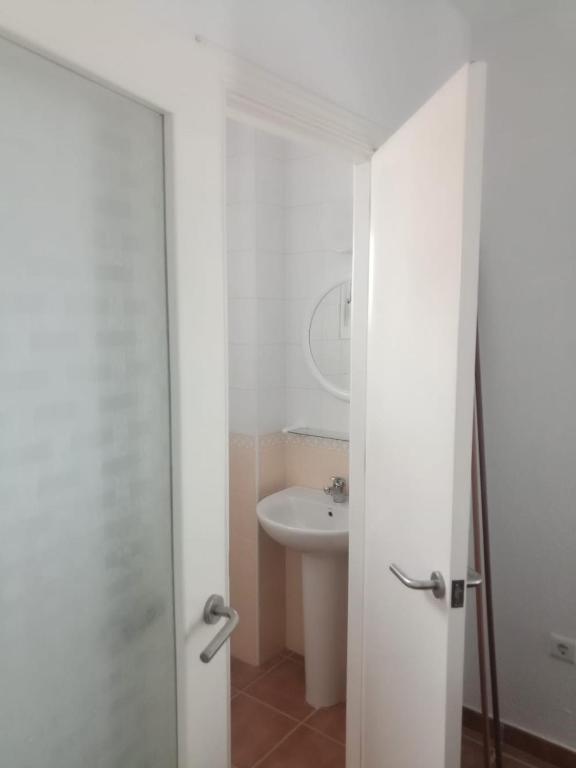 A bathroom at ALCARAVAN 50