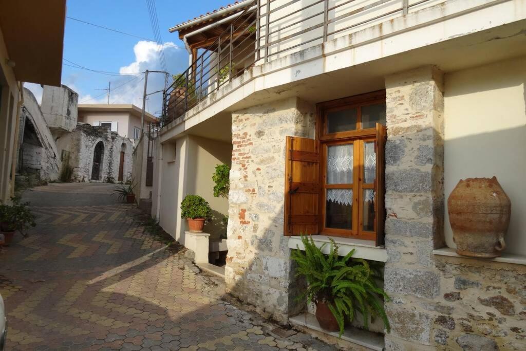 Traditional Cretan Stone House in the Center of Crete - Appartement