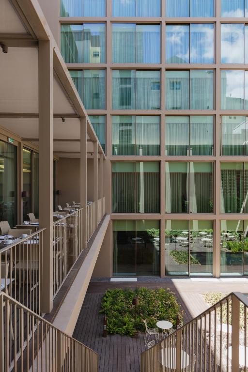 Lumen Hotel & The Lisbon Light Show - 4