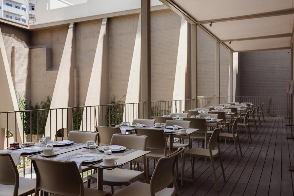 Lumen Hotel & The Lisbon Light Show - 11