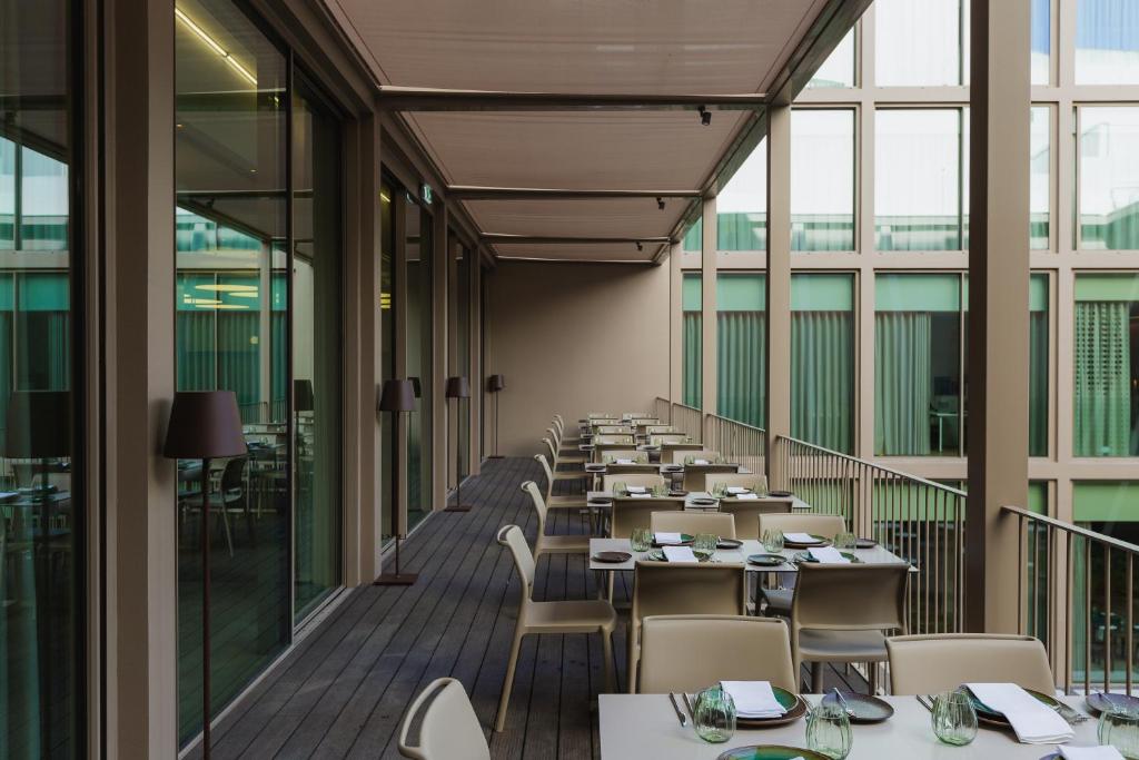 Lumen Hotel & The Lisbon Light Show - 10