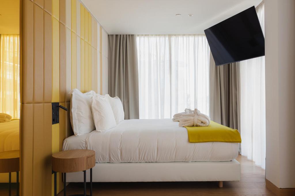 Lumen Hotel & The Lisbon Light Show - 15