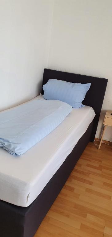Postel nebo postele na pokoji v ubytování Hotel Gasthaus Felseneck