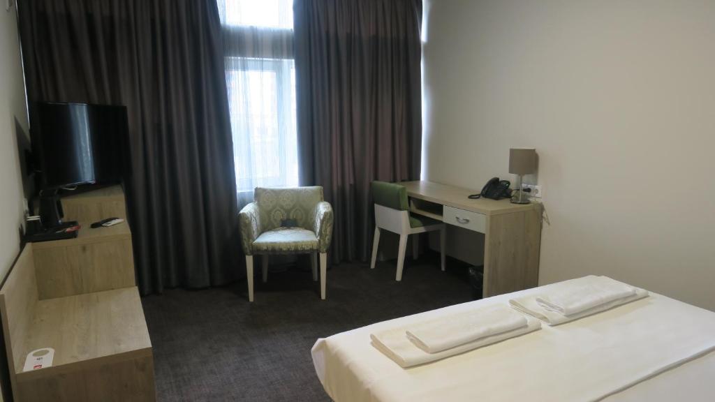 Green Hill Hotel - Room King Superior