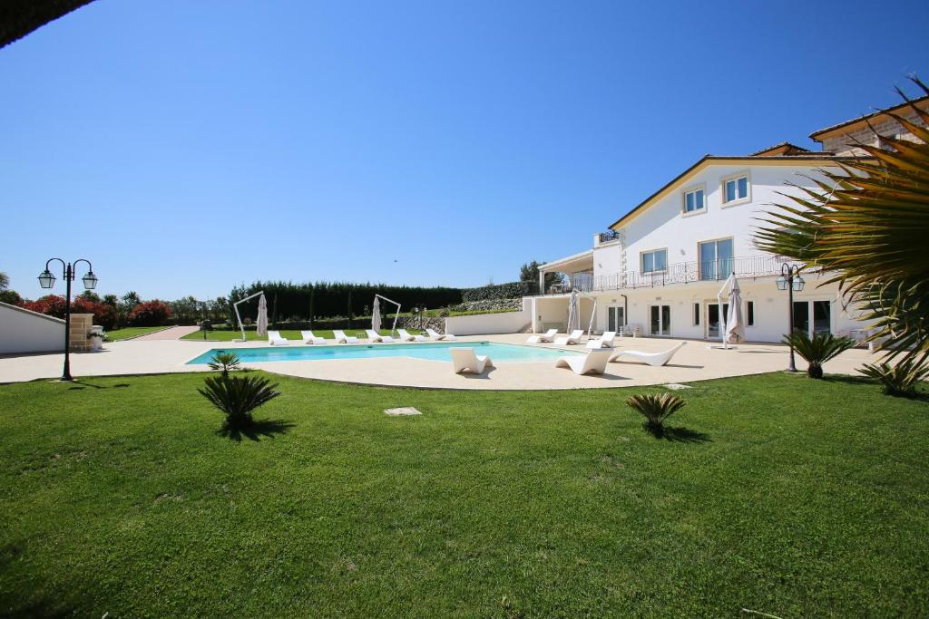Bazén v ubytování Anima Antiqua Relais & Spa nebo v jeho okolí