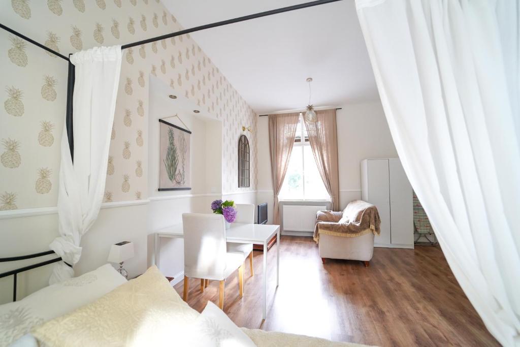 Postel nebo postele na pokoji v ubytování Spa Apartments Theresia
