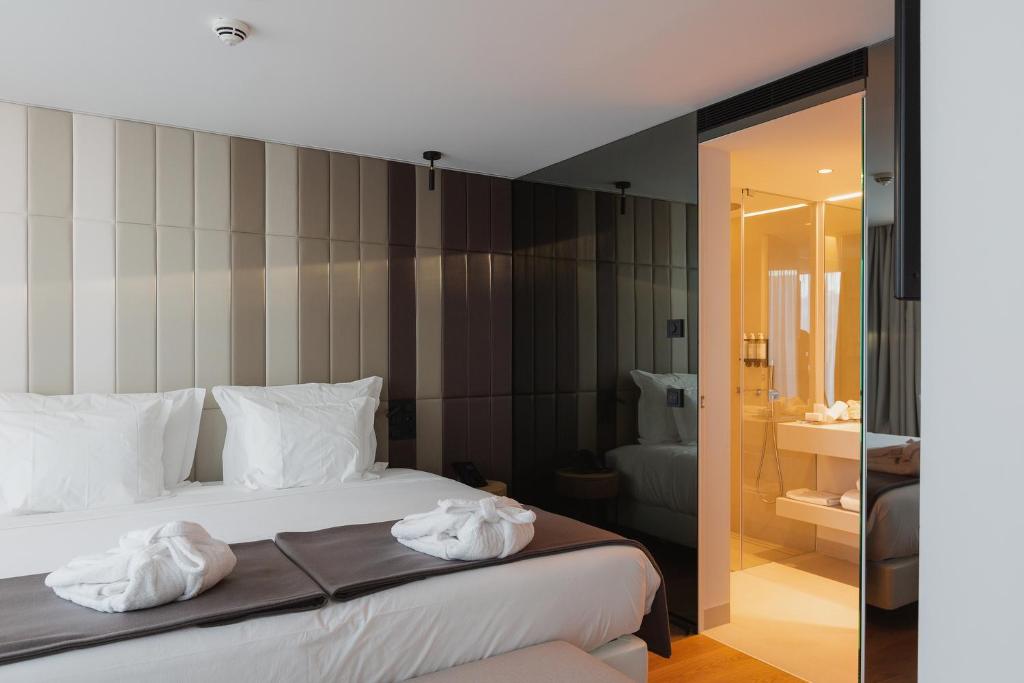 
Master Suite with City View
