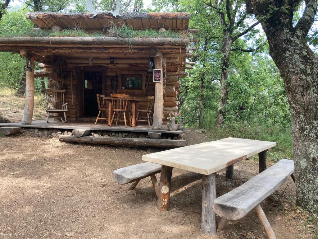 Fotografie z fotogalerie ubytování Chez Buddy - cabane de trappeur v destinaci Peaugres