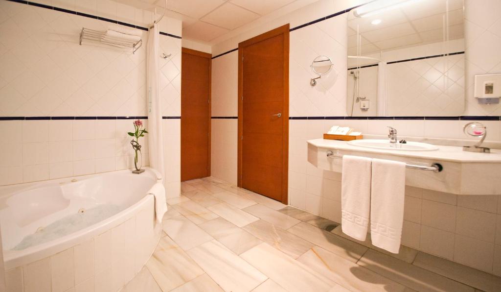 Jacuzzi Hotel TRH Ciudad de Baeza Baeza
